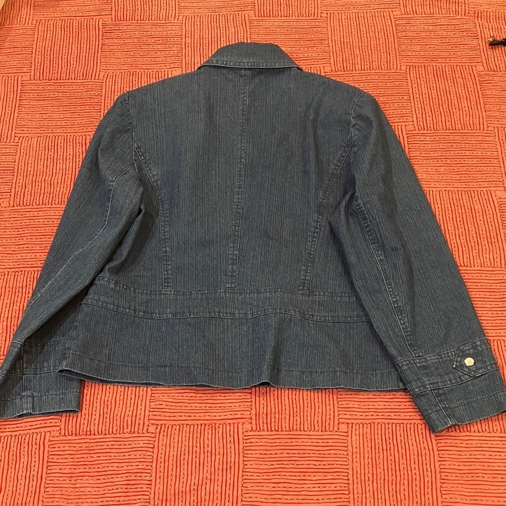 Denim Jacket for Women size 6 petite - contemporary fitted design - Picture 11 of 13
